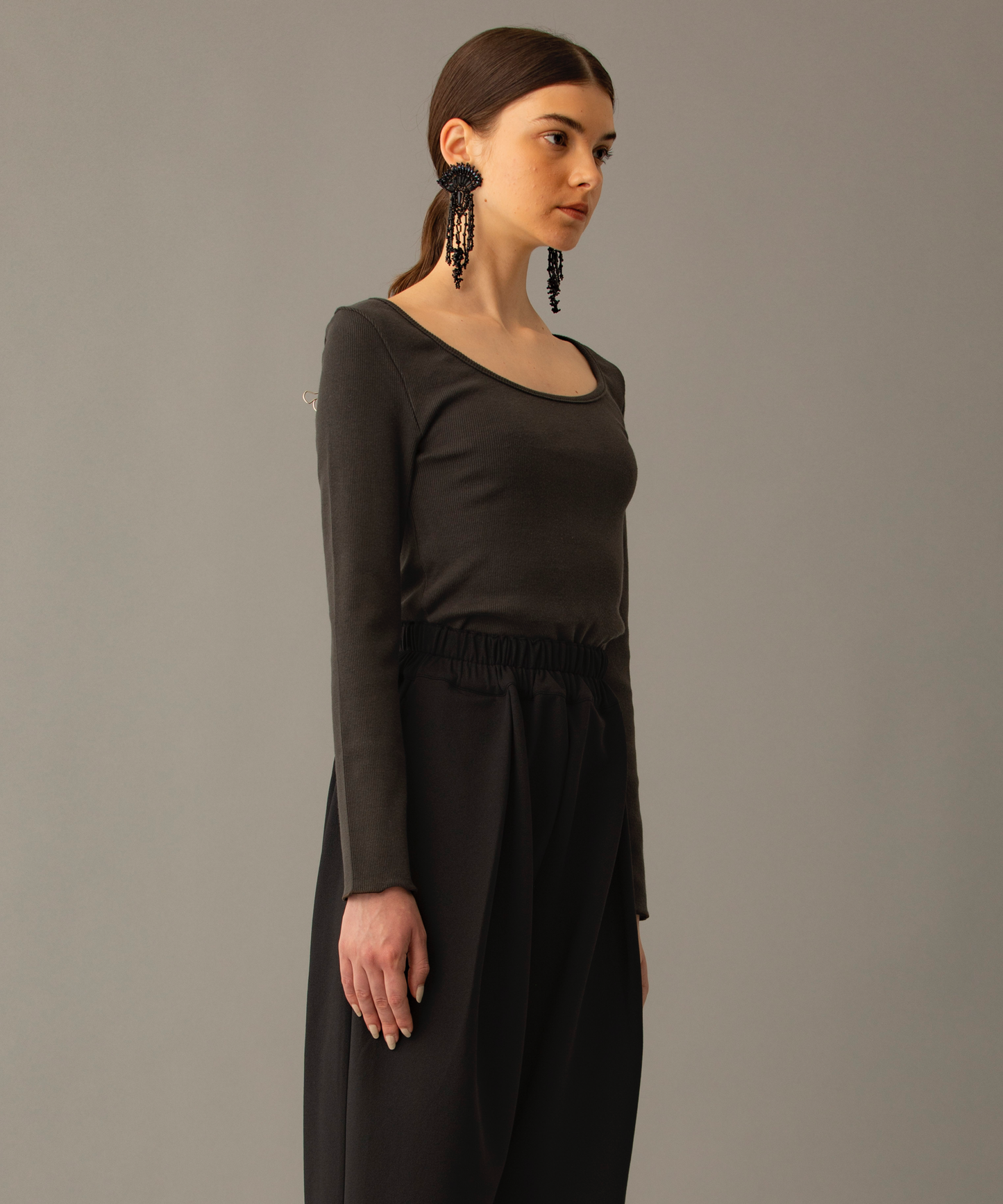 OVAL NECK RIB LS TOP