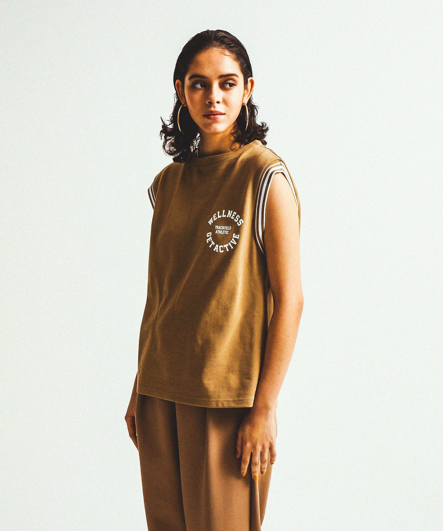 LINE NO-SLEEVE POLO CUT