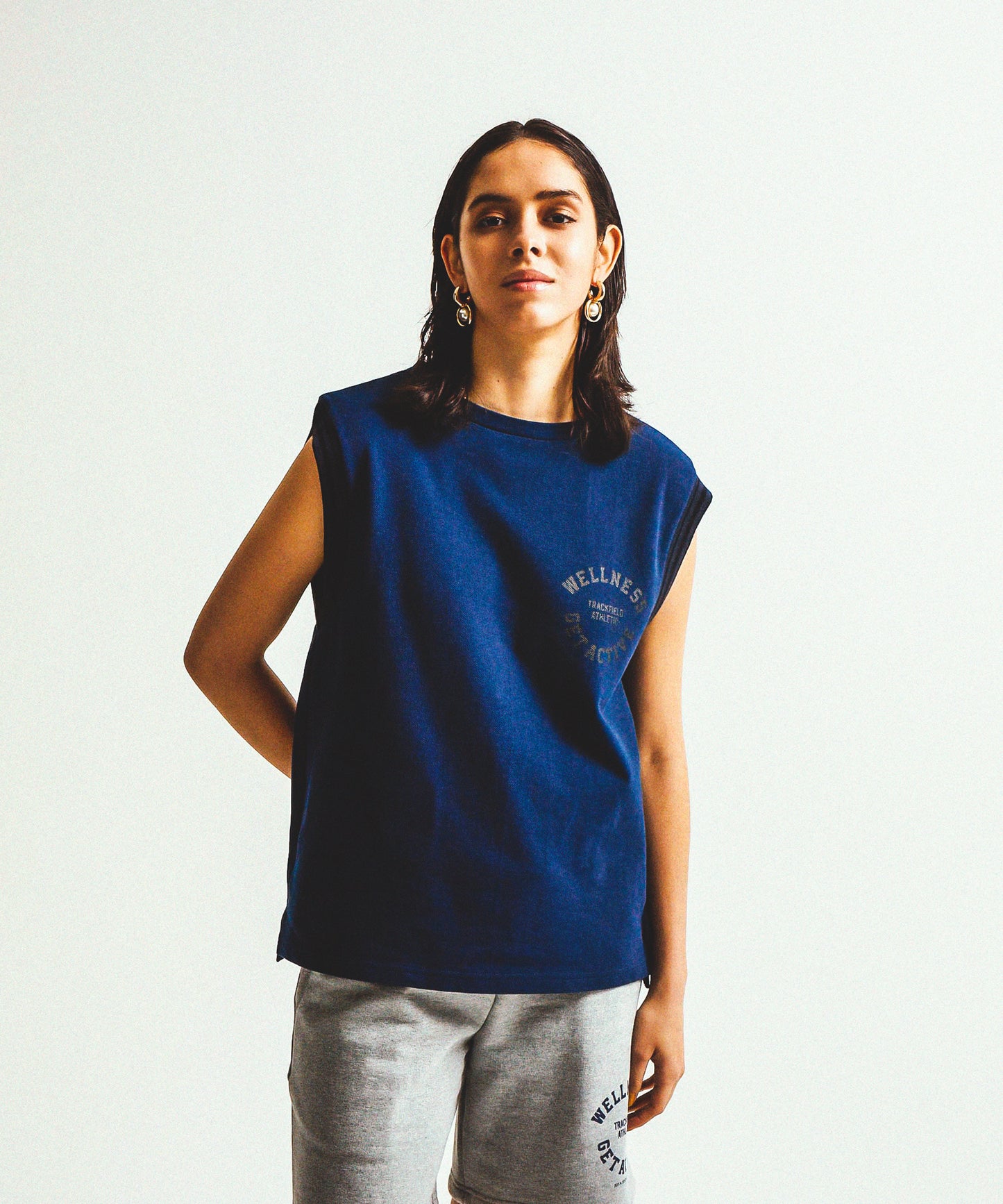 LINE NO-SLEEVE POLO CUT