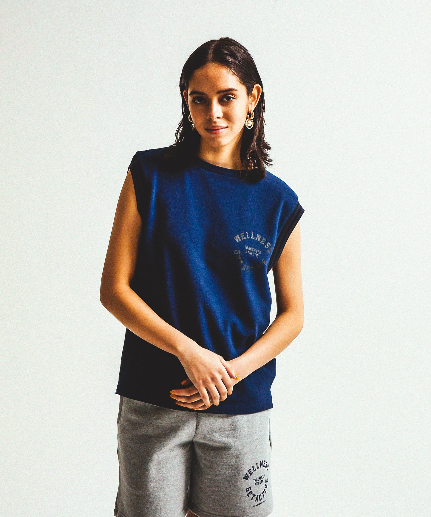 LINE NO-SLEEVE POLO CUT