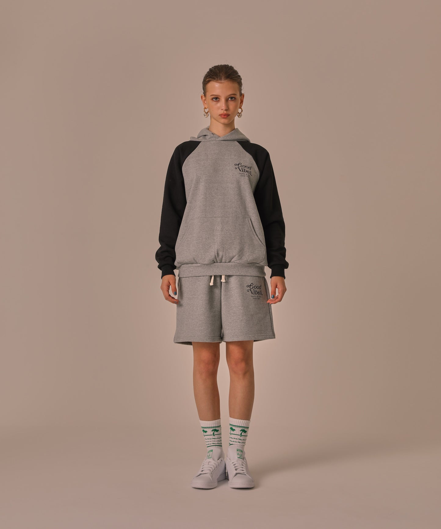 BI-COLOR RAGLAN HOOD SWEAT★