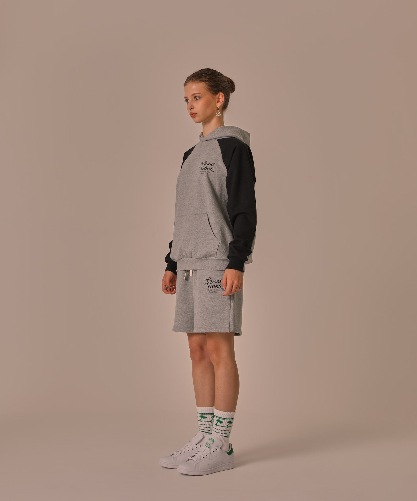 BI-COLOR RAGLAN HOOD SWEAT★