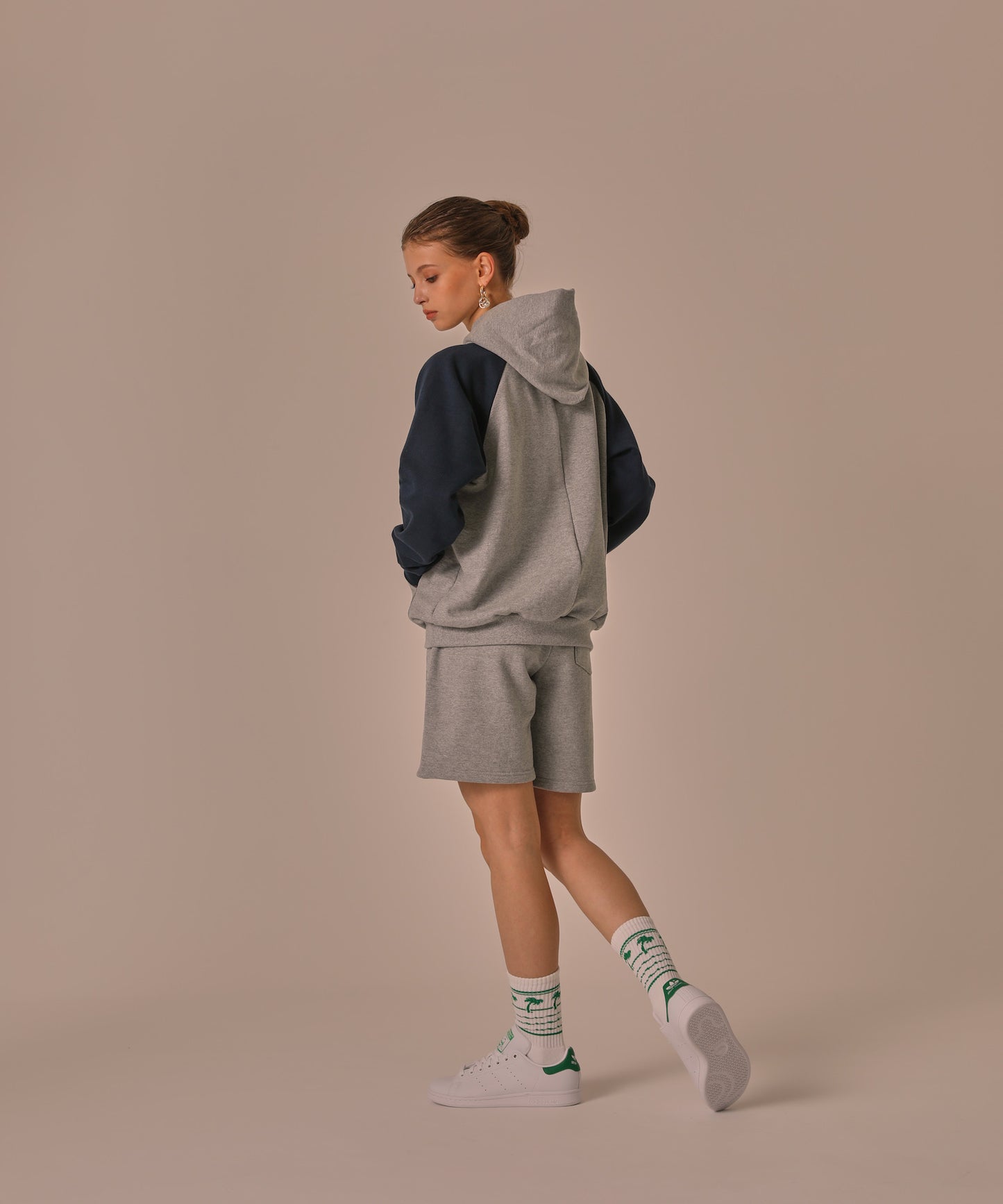 BI-COLOR RAGLAN HOOD SWEAT★