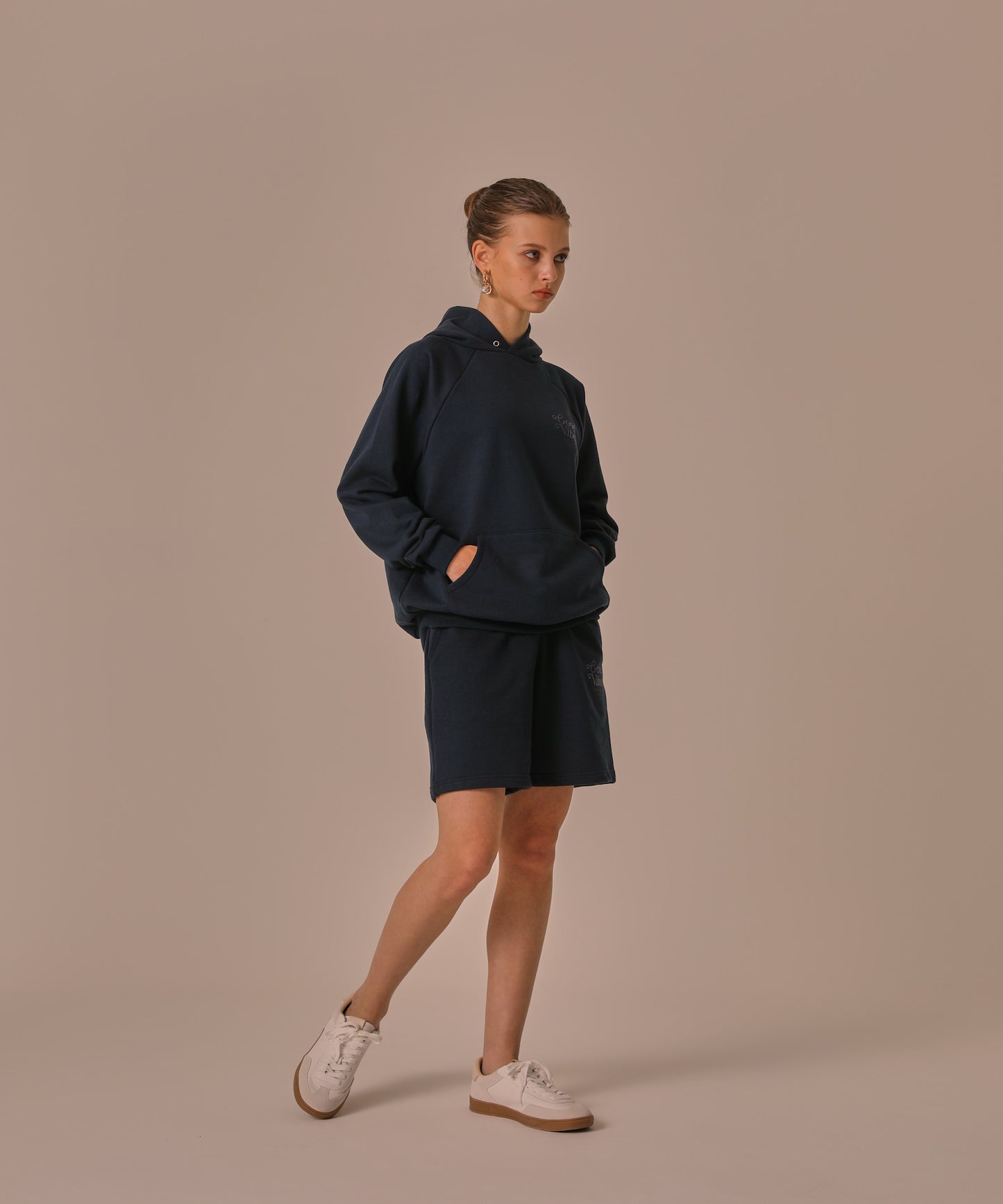 BI-COLOR RAGLAN HOOD SWEAT★