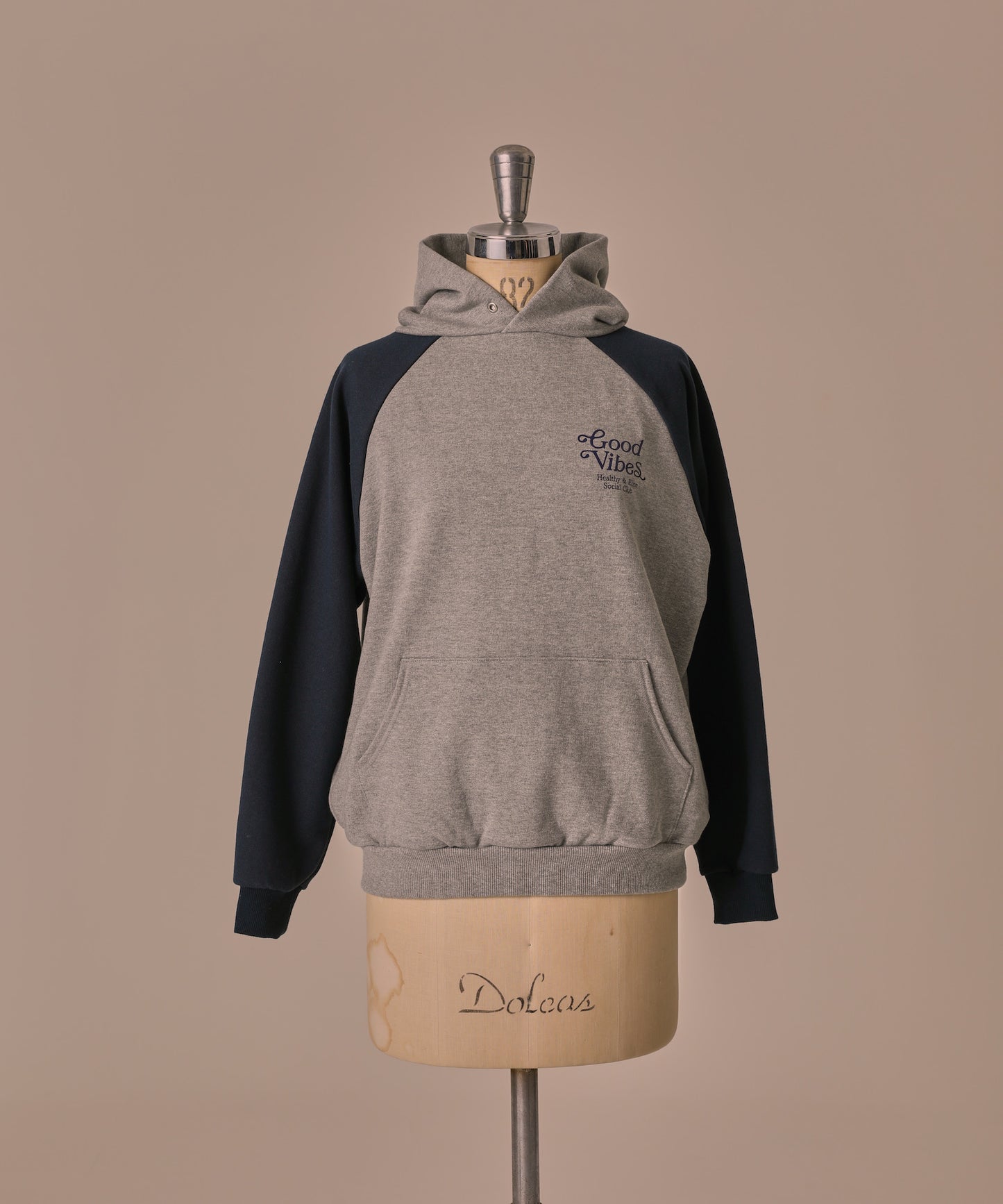 BI-COLOR RAGLAN HOOD SWEAT★